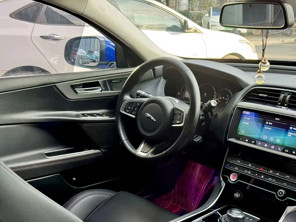 Jaguar XEL — миниатюра 4