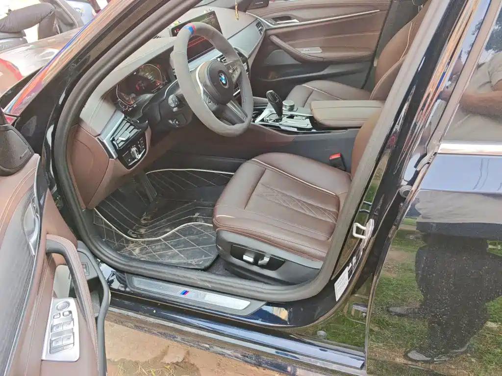 BMW 5 Series — миниатюра 14