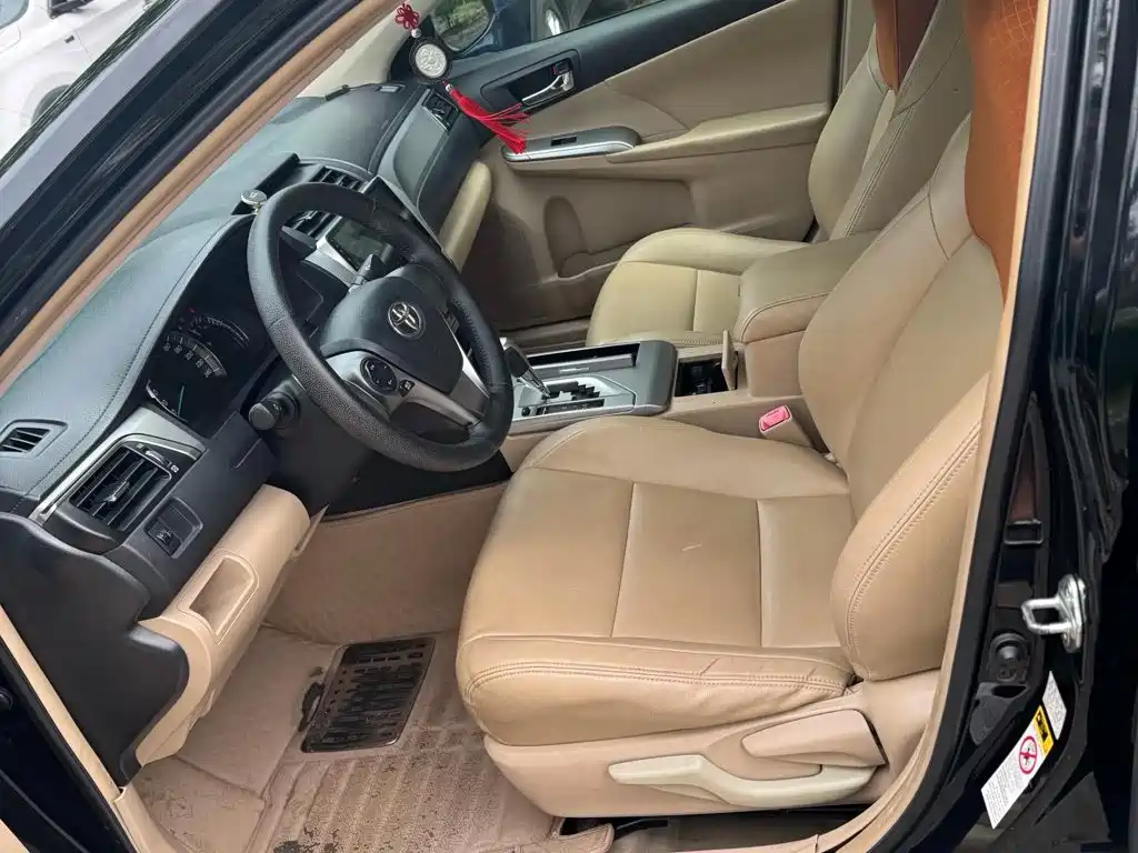 Toyota Camry — миниатюра 5