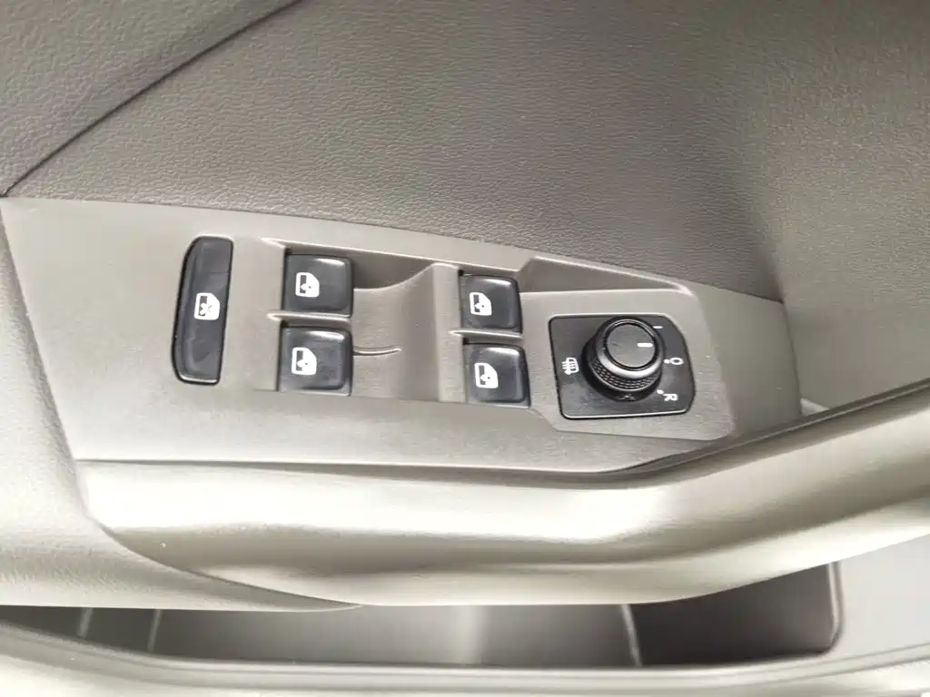 Volkswagen T-Cross — миниатюра 9