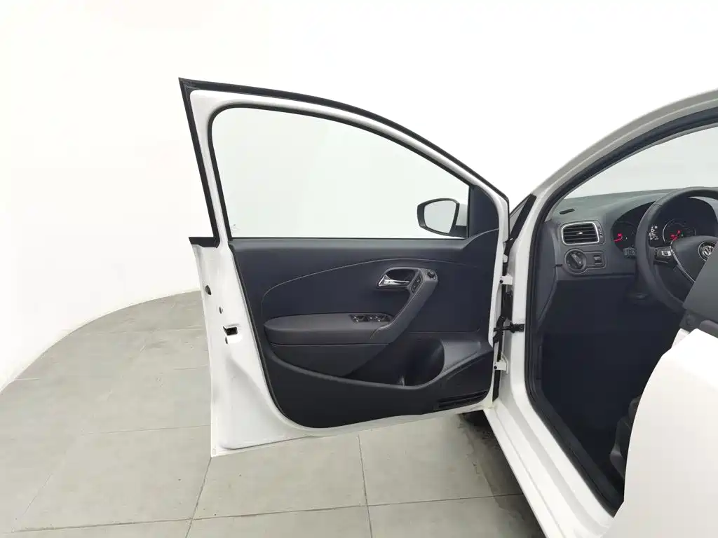 Volkswagen Polo — миниатюра 8