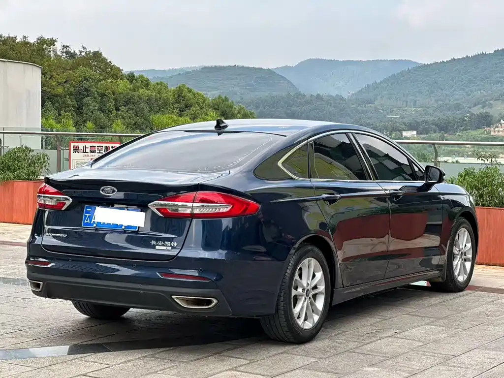 Ford Mondeo — миниатюра 8