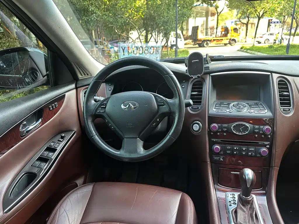 Infiniti QX50 (Import) — миниатюра 12