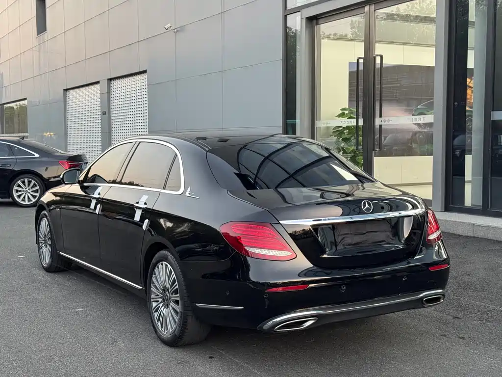 Mercedes-Benz E-Class — миниатюра 21