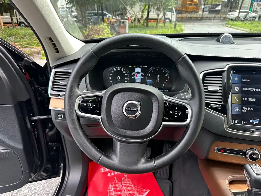 Volvo XC90 — миниатюра 17