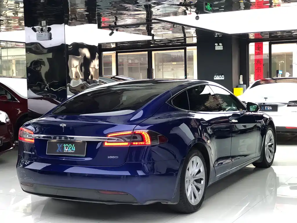 Tesla Model S — миниатюра 19