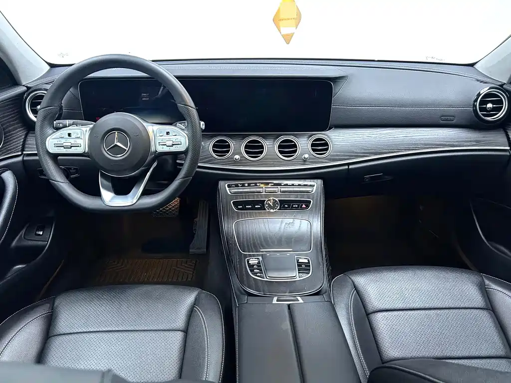 Mercedes-Benz E-Class — миниатюра 7