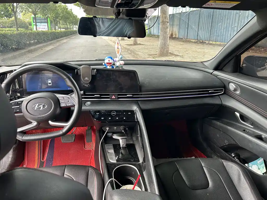 Hyundai Elantra — миниатюра 10