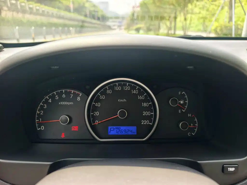 Hyundai Elantra — миниатюра 9
