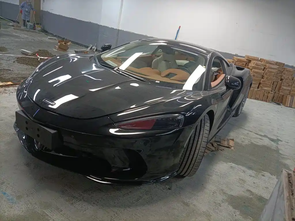 McLaren GT