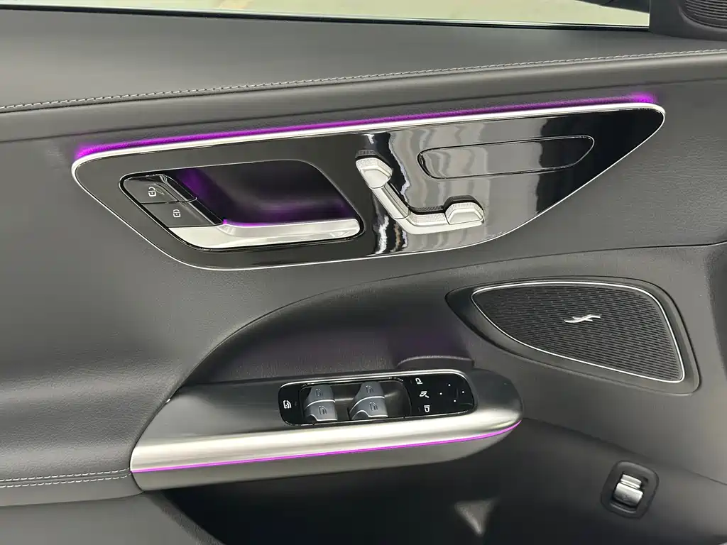 Mercedes-Benz C-Class — миниатюра 24