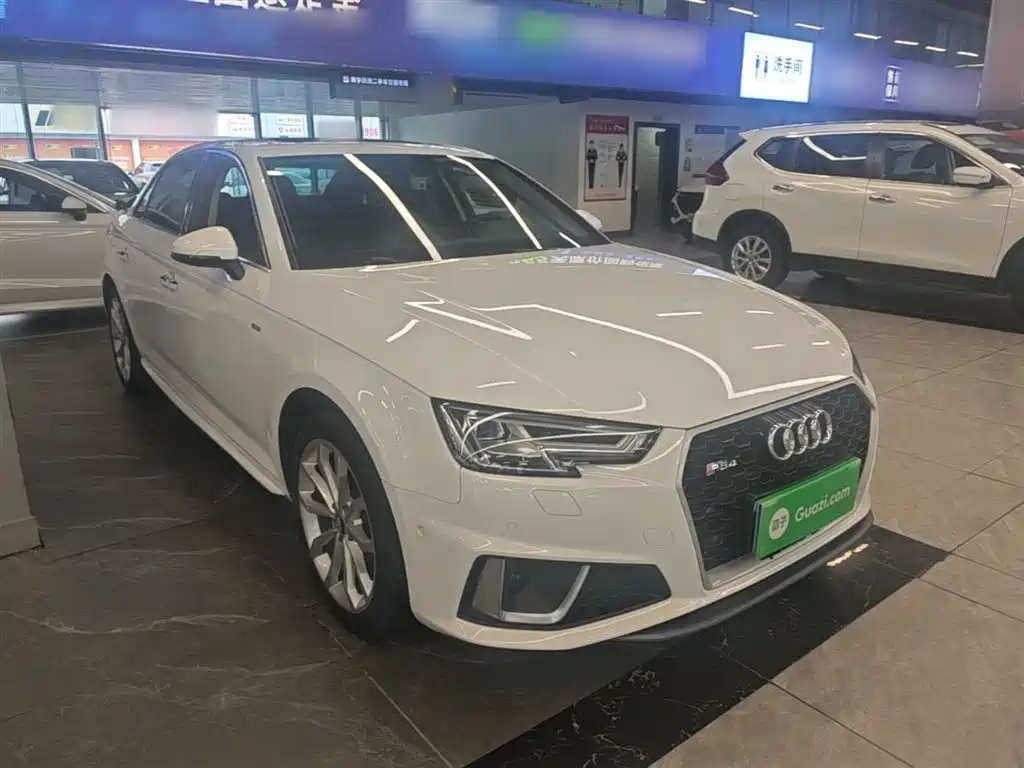 Audi A4L 2019 40 TFSI Fashion VI