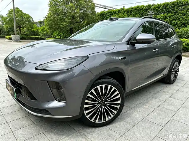 Exeed ET5