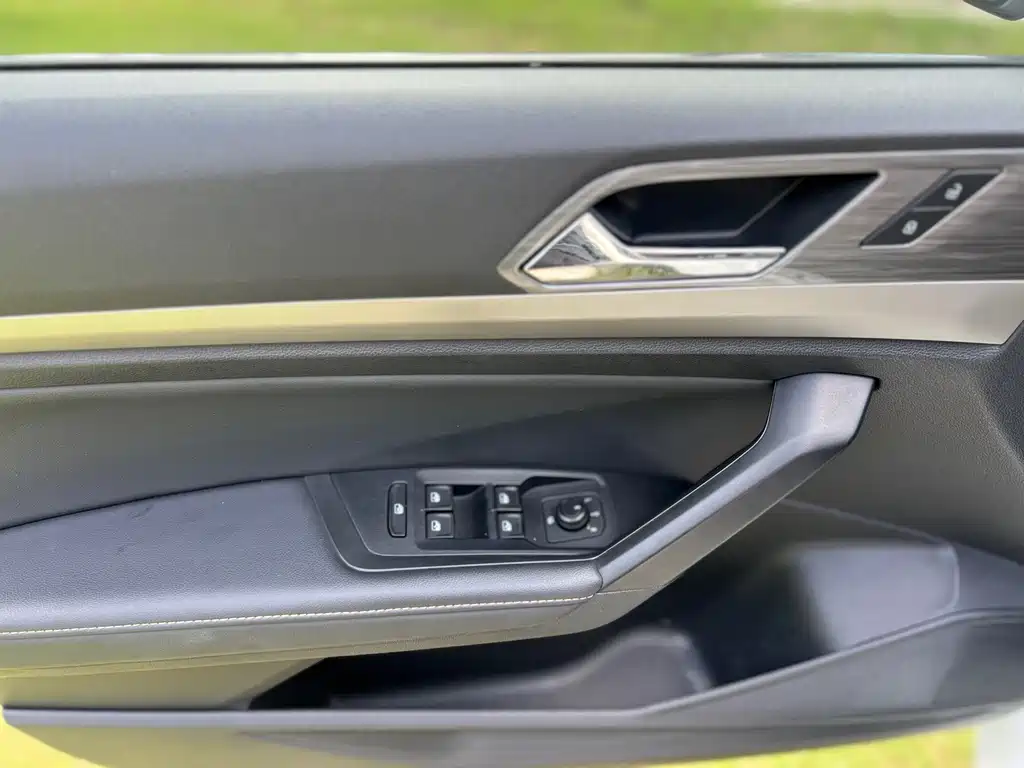 Volkswagen Lavida — миниатюра 16