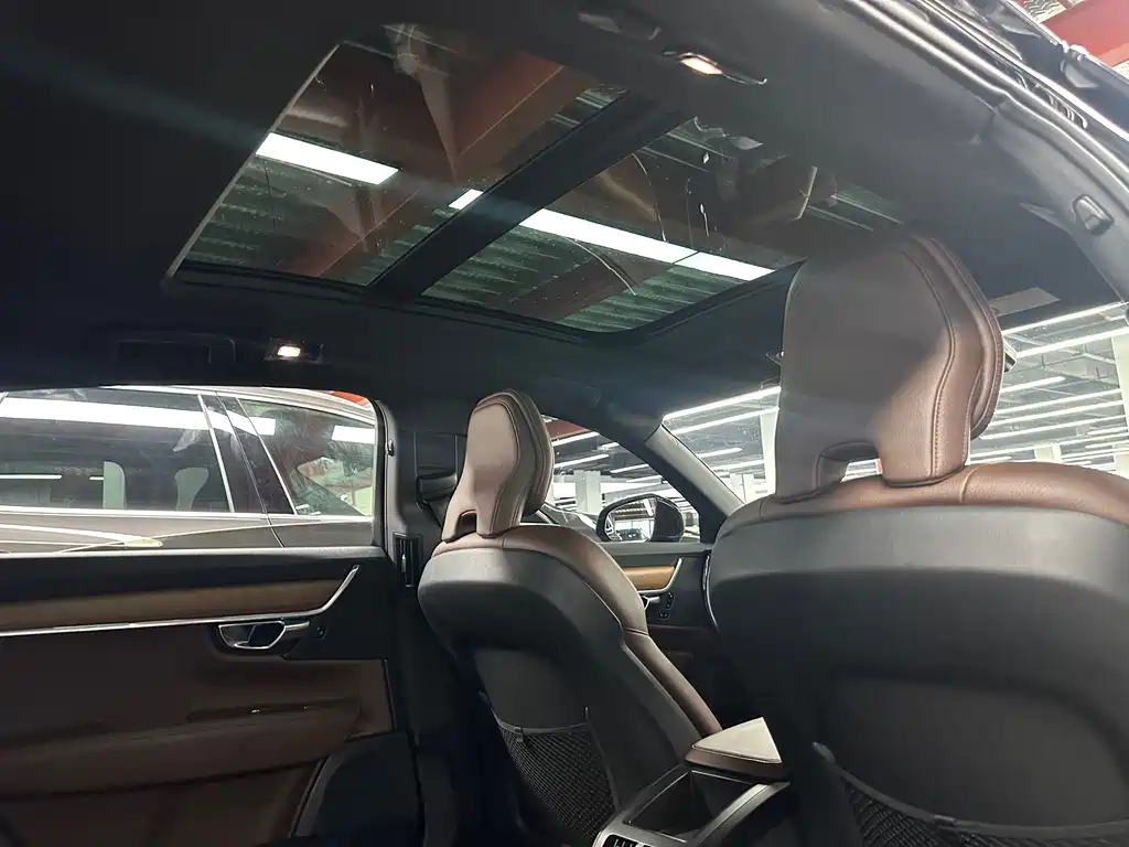 Volvo S90 — миниатюра 15