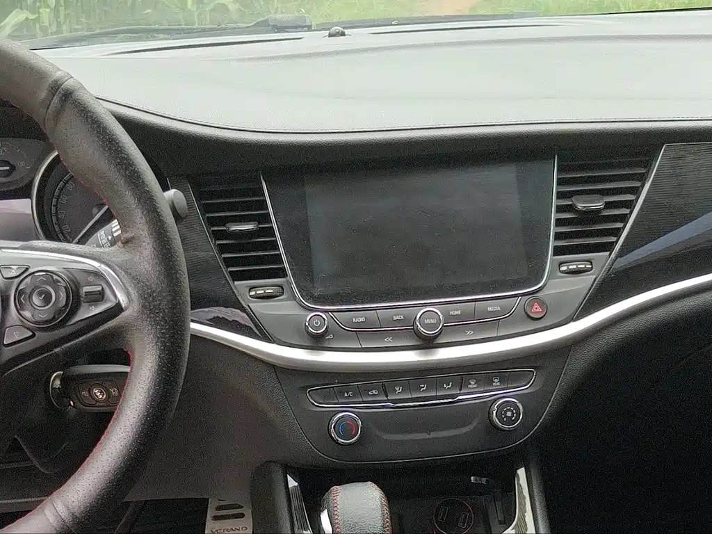Buick Verano — миниатюра 9