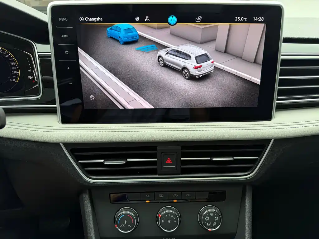 Volkswagen Tiguan L — миниатюра 7
