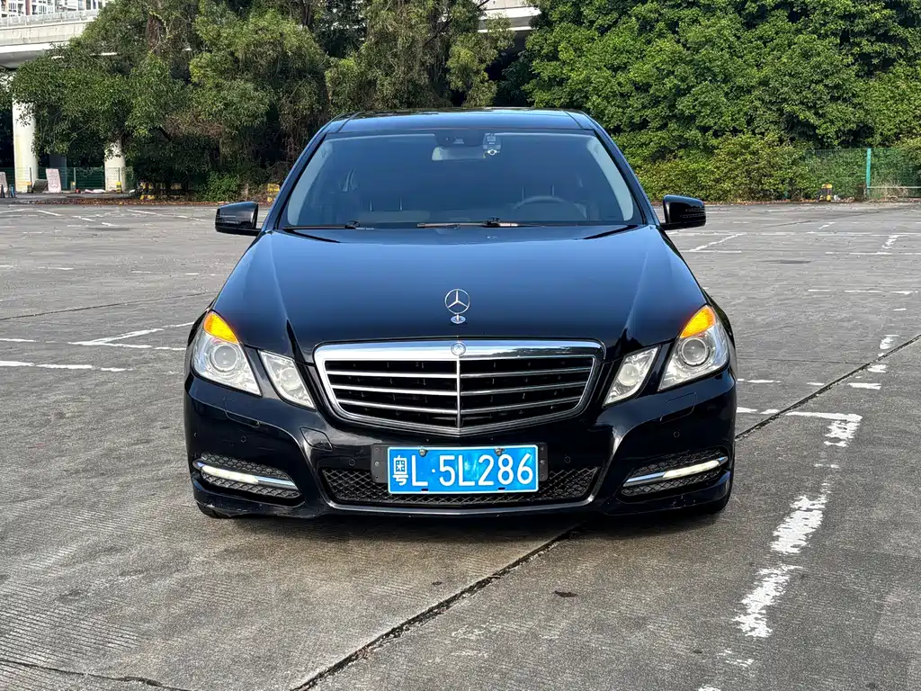 Mercedes-Benz E-Class — миниатюра 2
