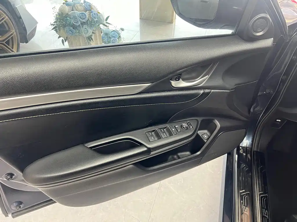 Honda Civic — миниатюра 16