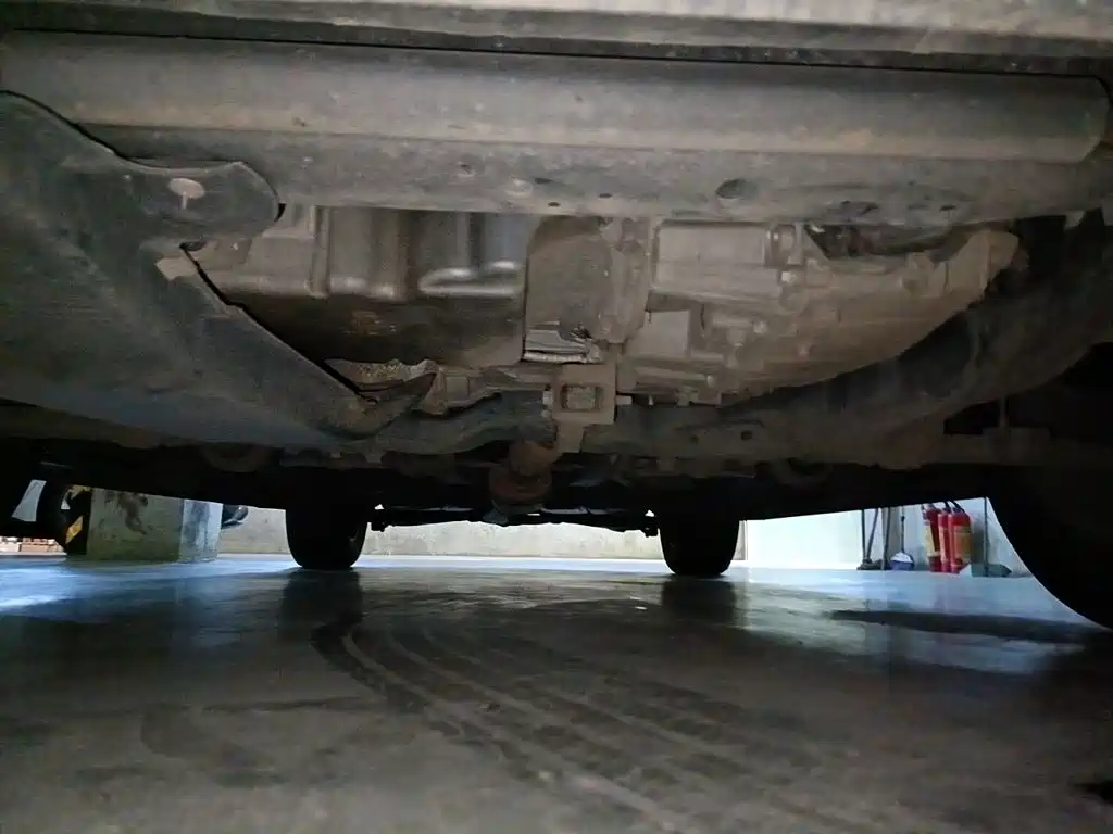 Ford Explorer (Import) — миниатюра 21