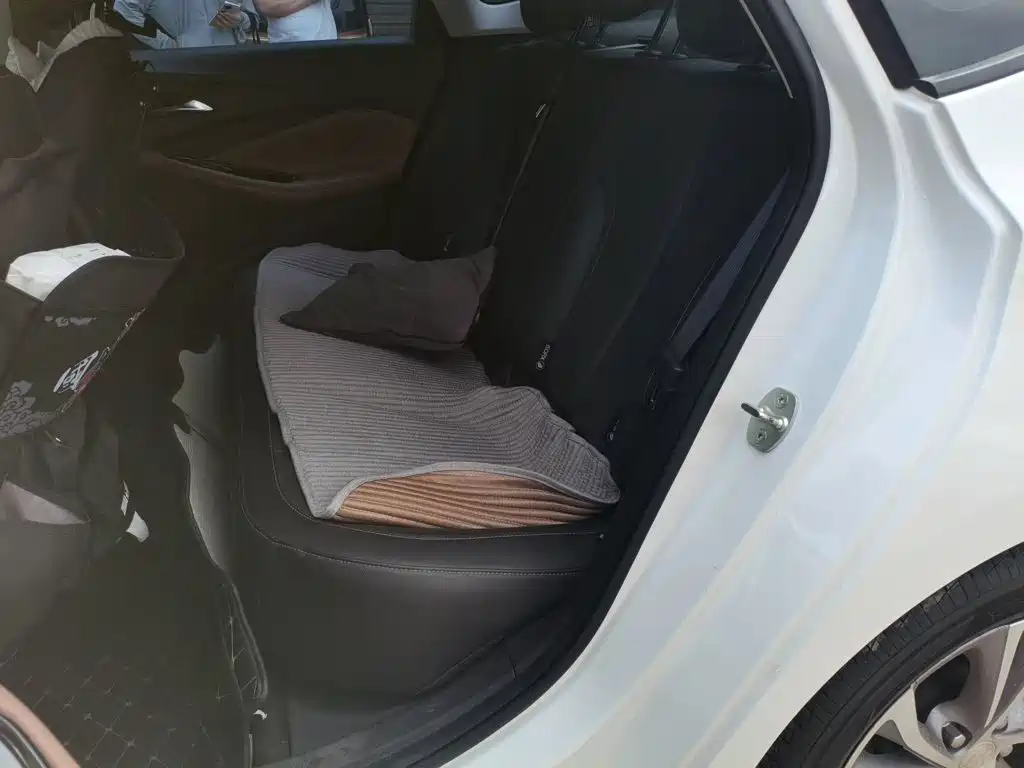 Buick Verano — миниатюра 13
