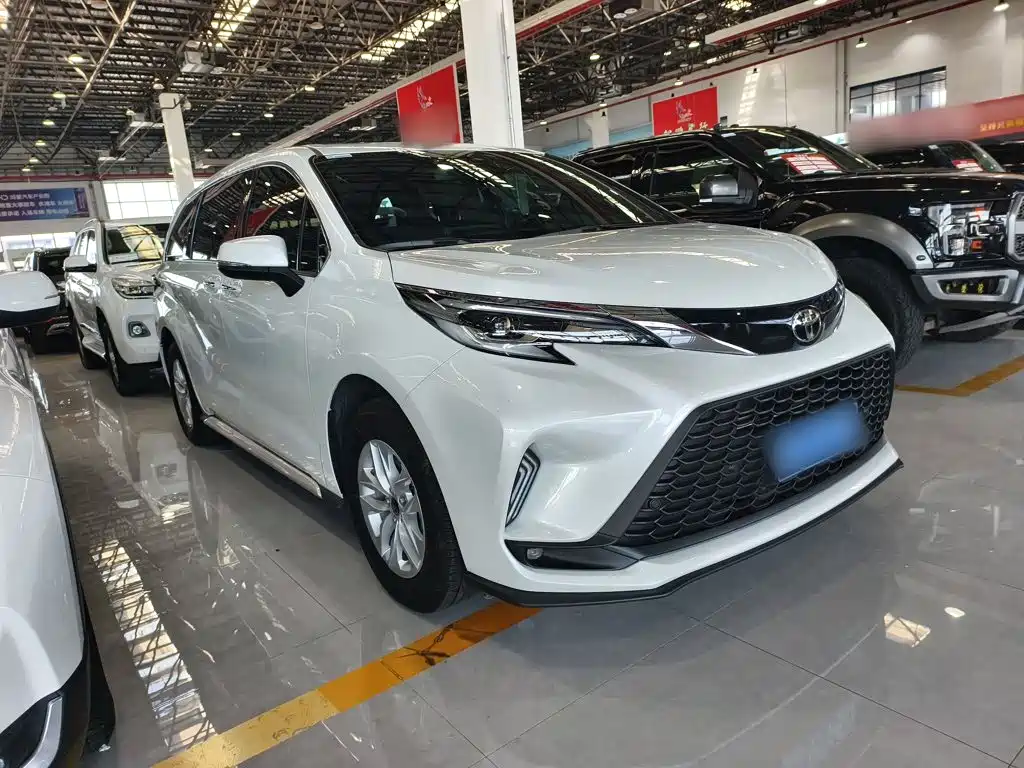 Toyota Granvia — миниатюра 4