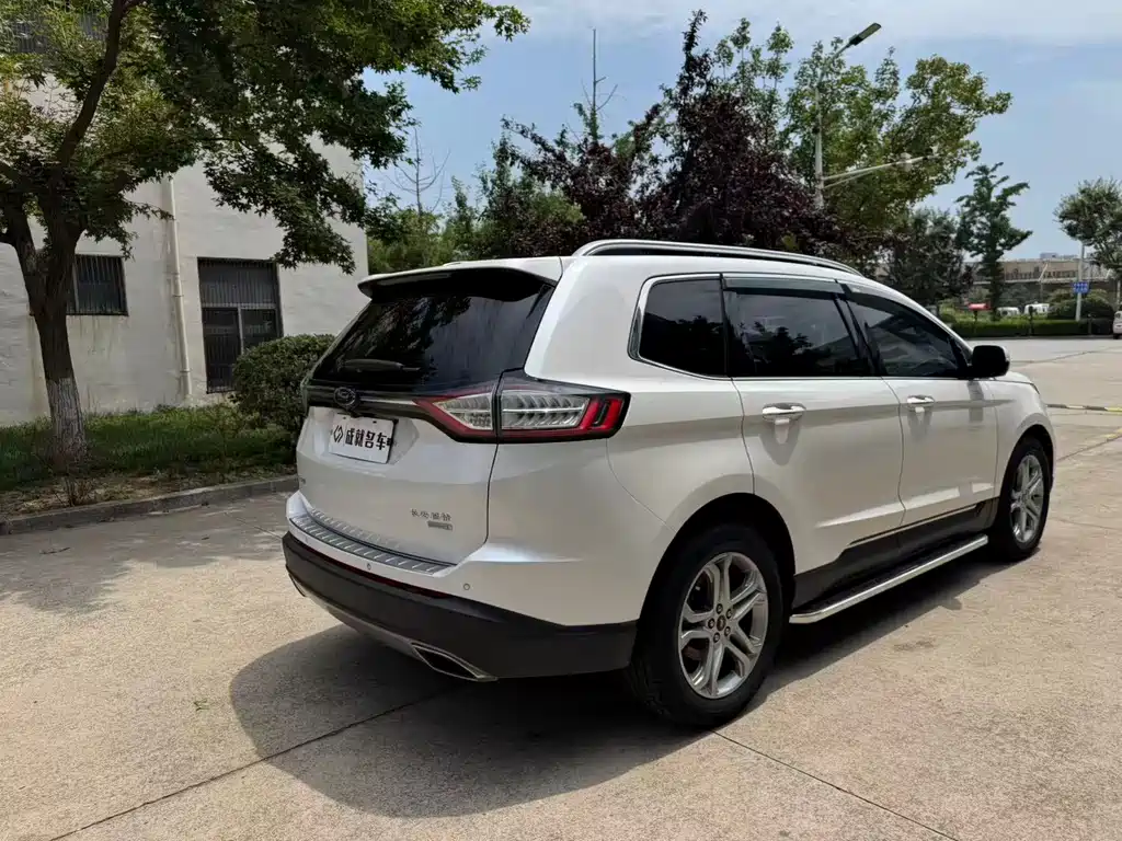 Ford Edge — миниатюра 6