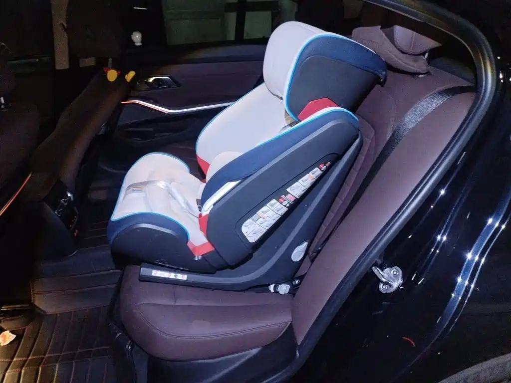 BMW 3 Series — миниатюра 15