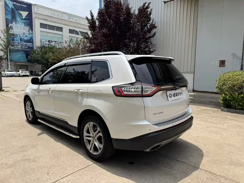 Ford Edge — миниатюра 7