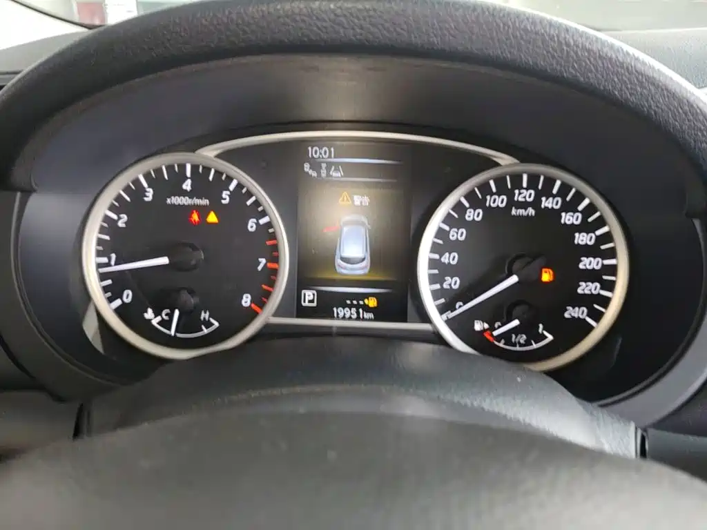 Nissan Tiida — миниатюра 12