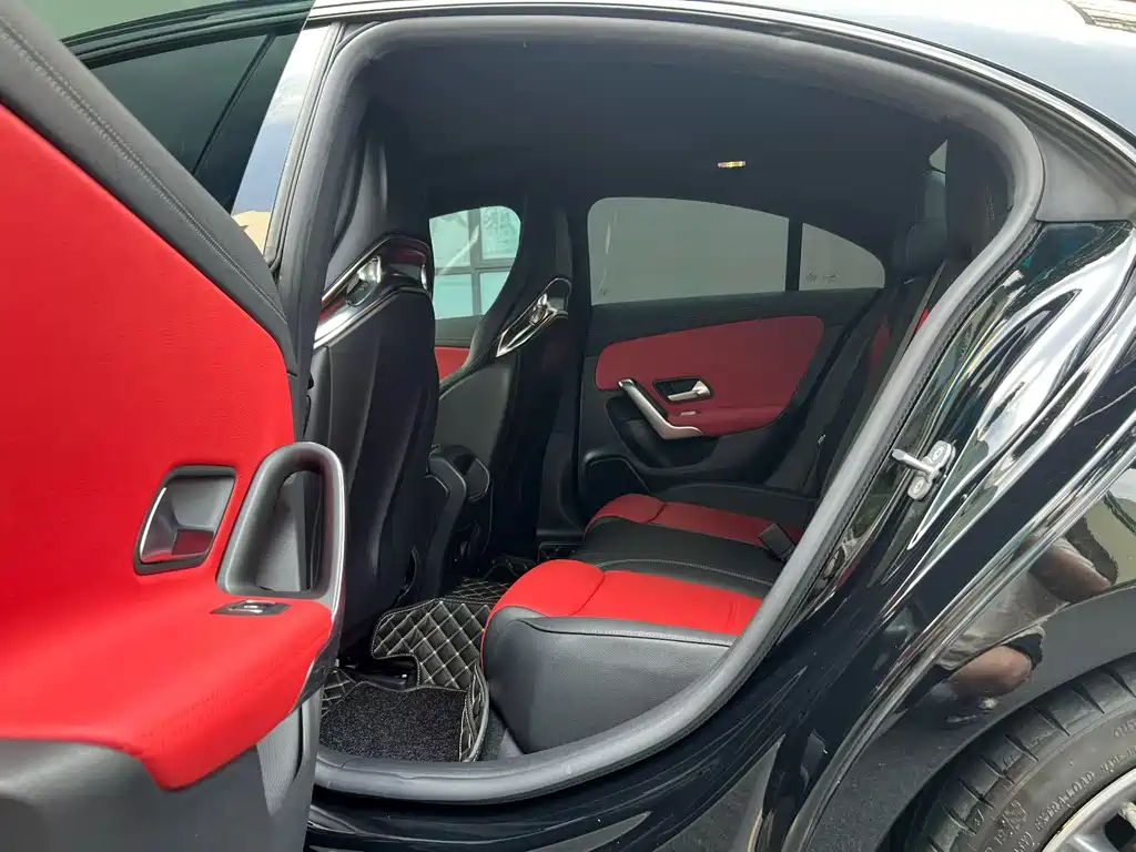 Mercedes-Benz CLA AMG — миниатюра 7