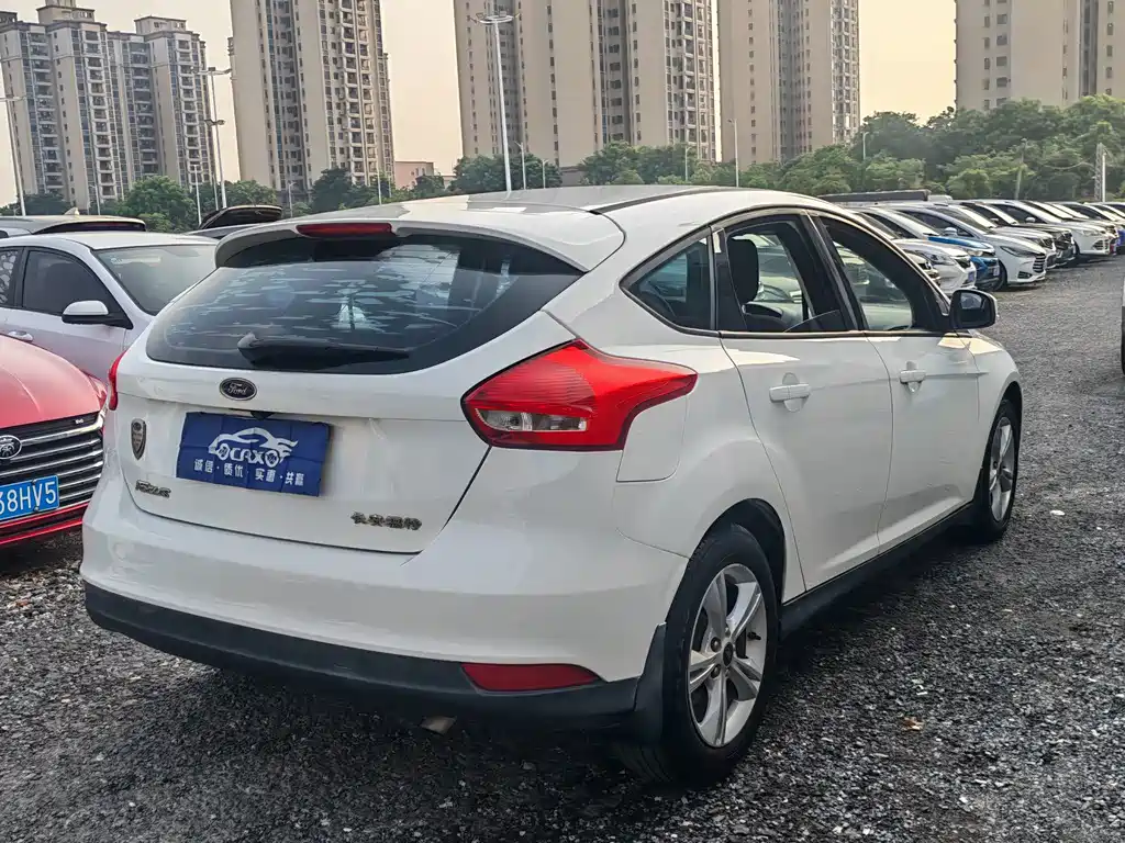 Ford Focus — миниатюра 6