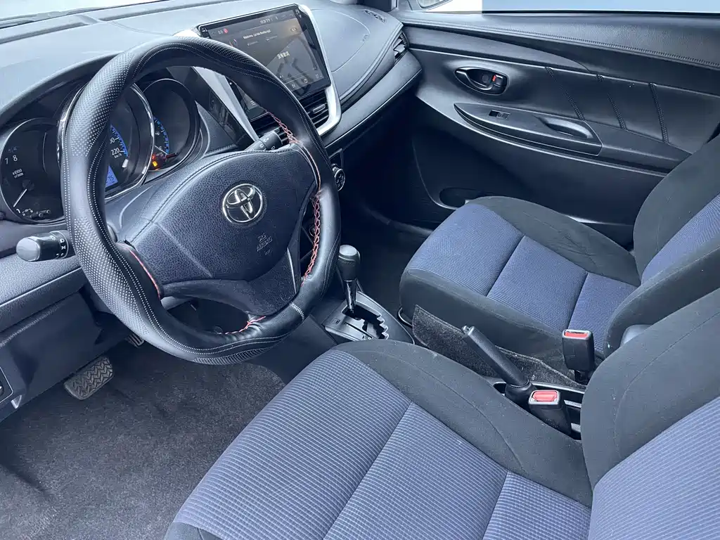 Toyota Yaris L — миниатюра 8