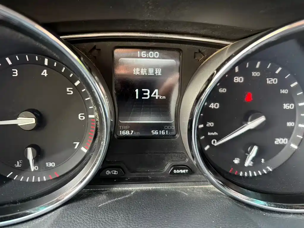 Isuzu TAGA Daga — миниатюра 10