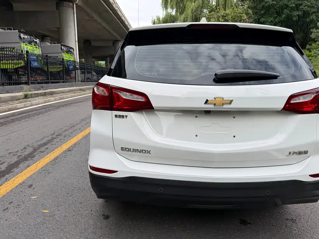 Chevrolet Equinox — миниатюра 14
