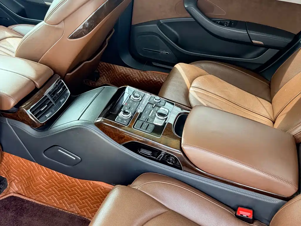 Audi A8 — миниатюра 12