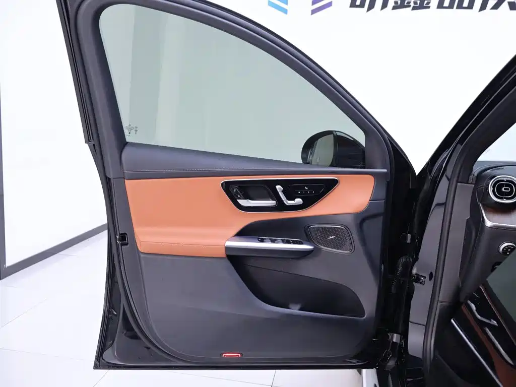 Mercedes-Benz GLC — миниатюра 18