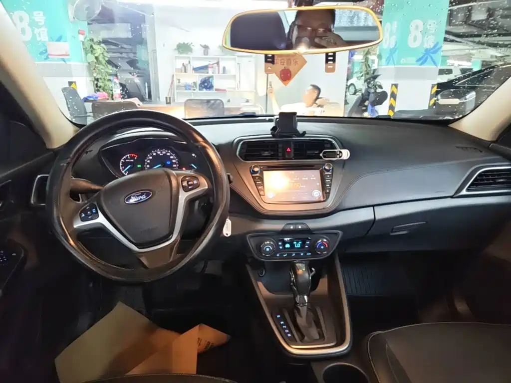 Ford Escort — миниатюра 13
