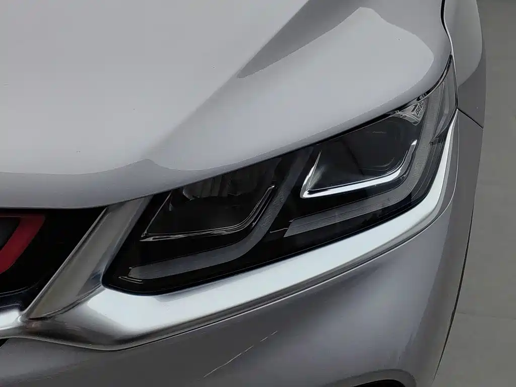 Geely Binyue — миниатюра 7