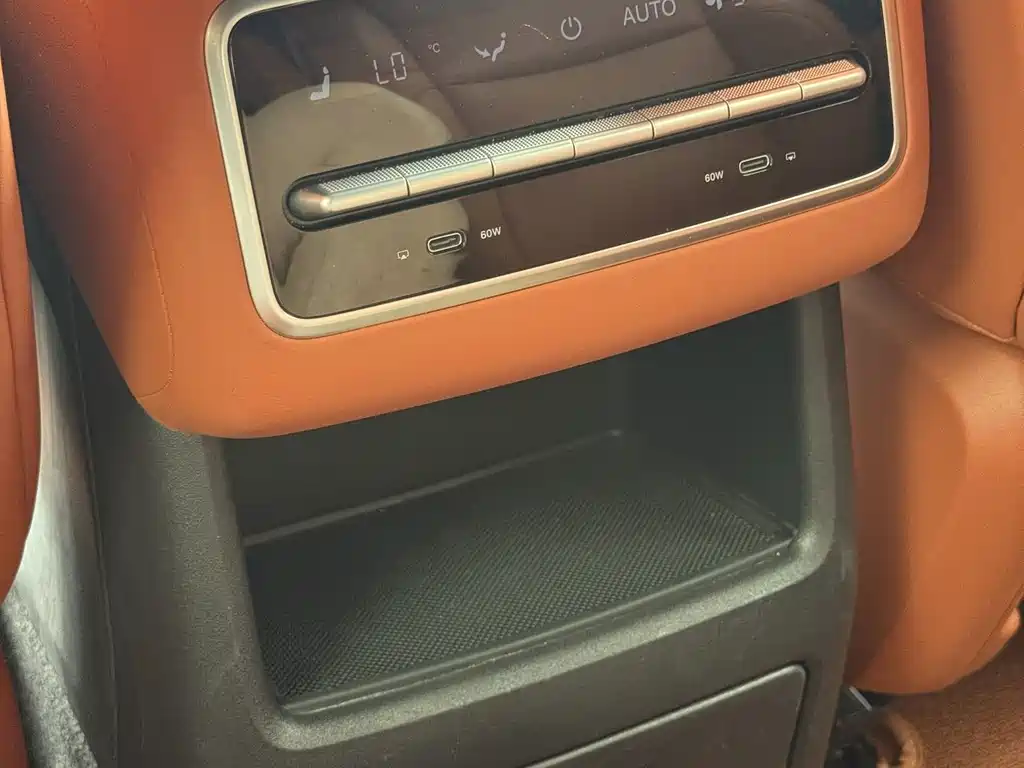 Li Auto Li L8 — миниатюра 16