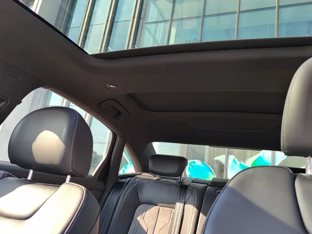 Audi A6L New Energy — миниатюра 35