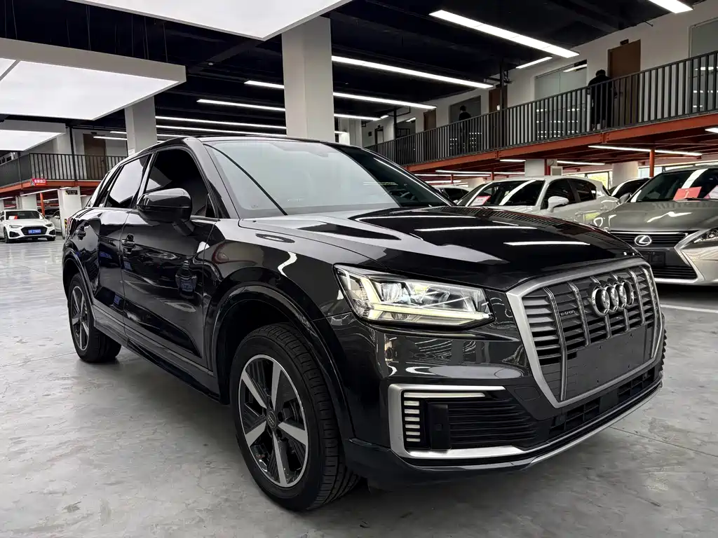 Audi Q2L e-tron — миниатюра 3
