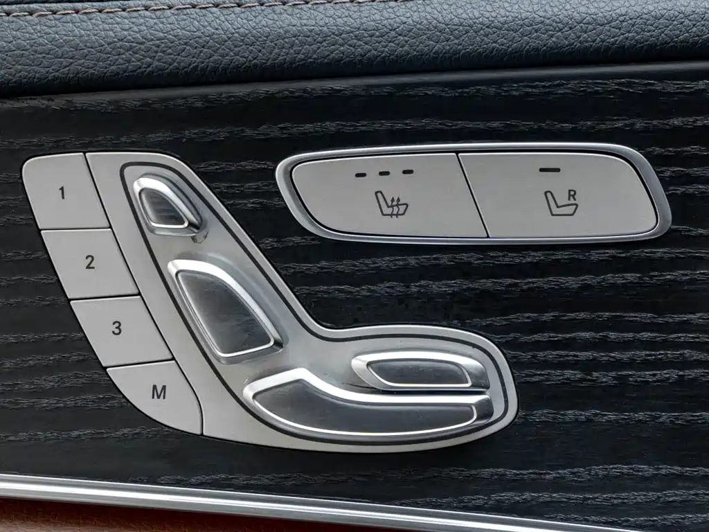 Mercedes-Benz E-Class — миниатюра 24