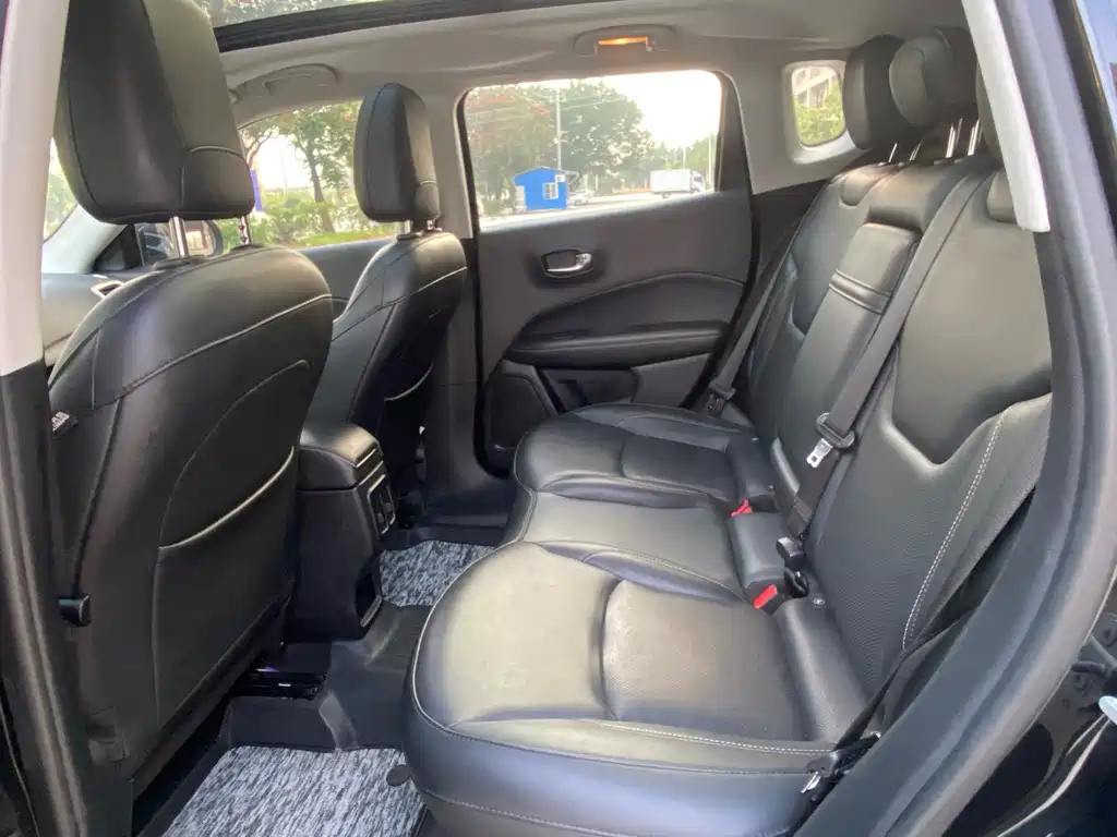 Jeep Compass — миниатюра 4