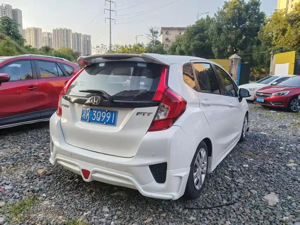 Honda Fit — миниатюра 7