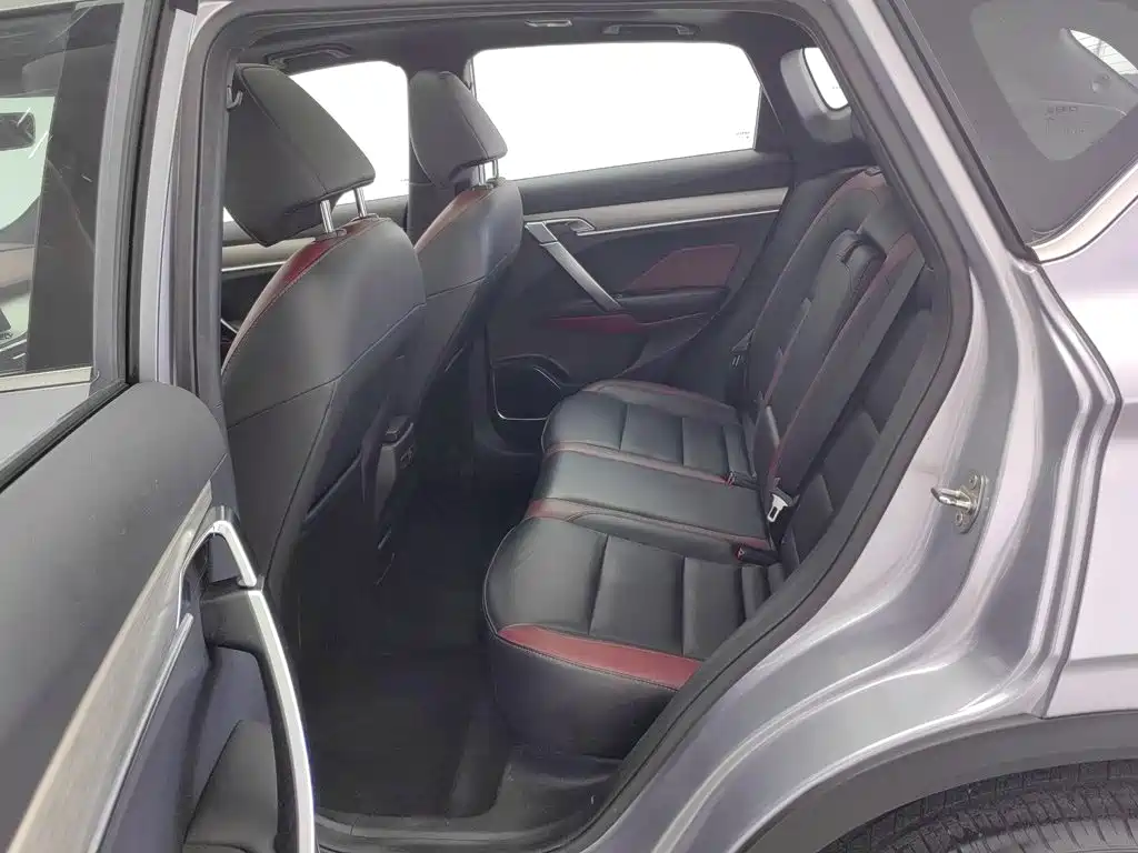 Geely Binyue — миниатюра 15