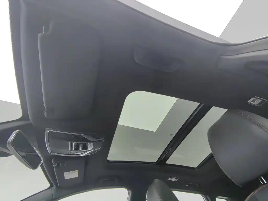 Geely Binyue — миниатюра 14