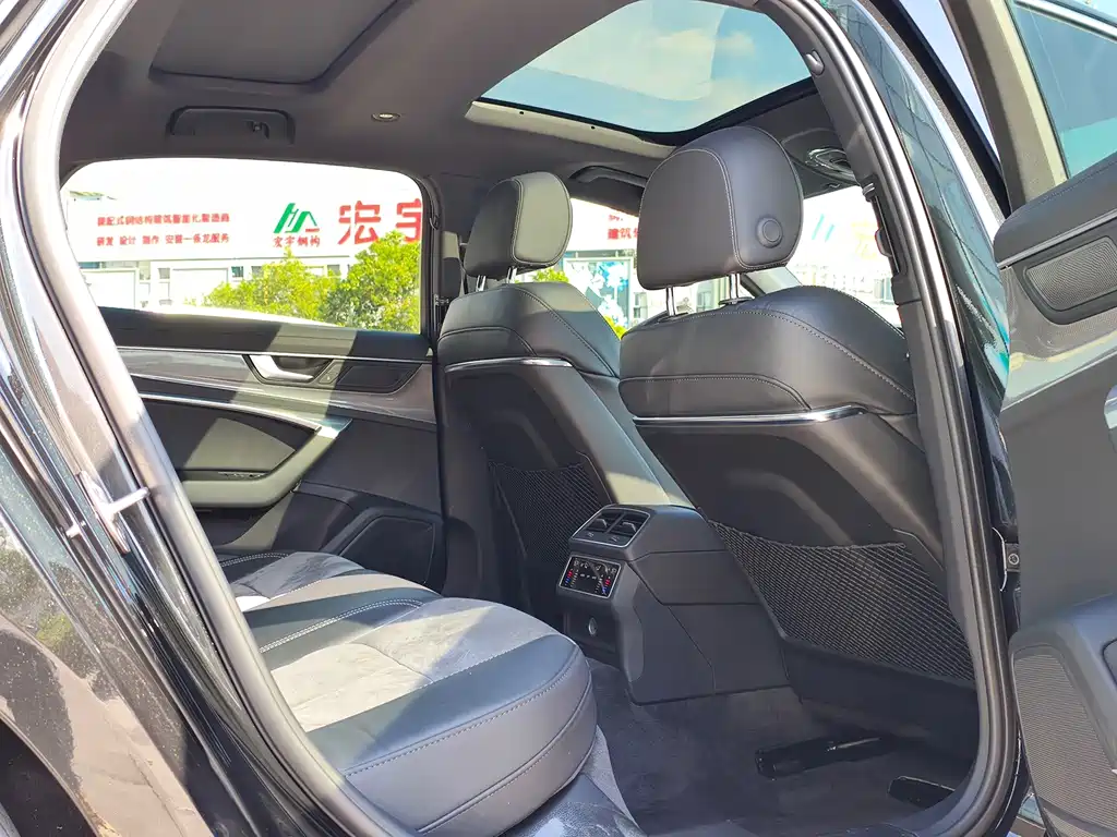 Audi A6L New Energy — миниатюра 18