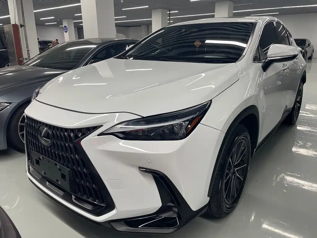 Купить Lexus NX