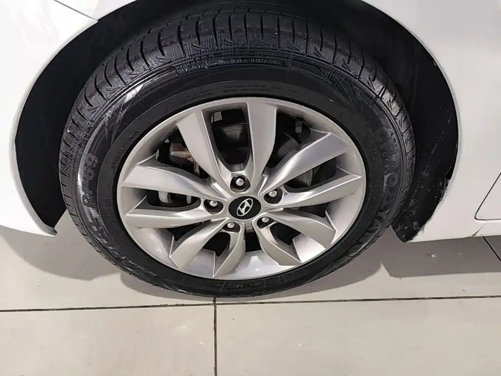 Hyundai Elantra Langdong — миниатюра 23